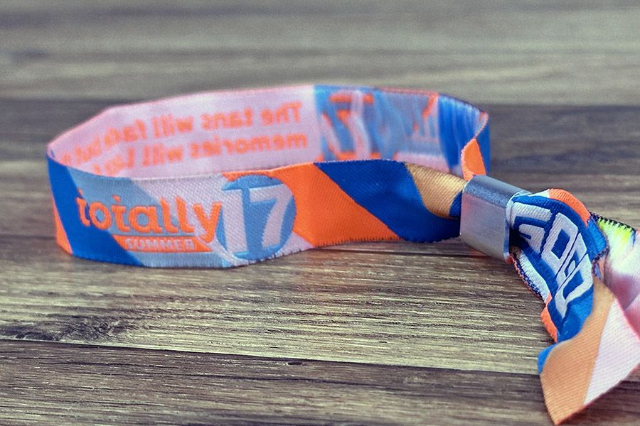 geweven polsbandje voor Totally Summer met metalen sluiting